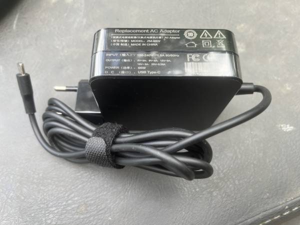 USB Type-C 65W laptop t&ouml;ltő