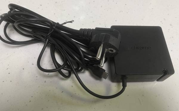 USB-C PA-1600-23 adapter (Chrome)