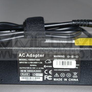 Fujitsu 19V 3.42A  65W adapter