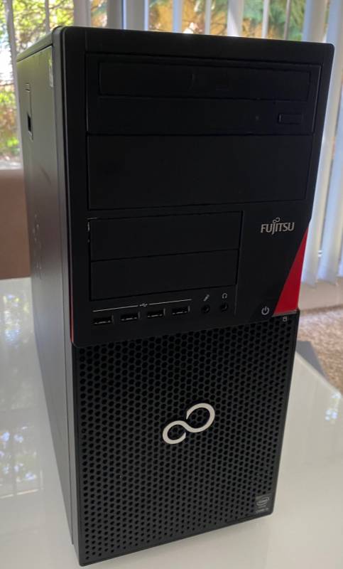 Fujitsu Esprimo P720 TOWER