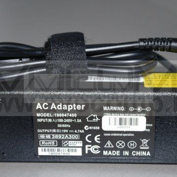 Fujitsu 20V 4.5A 90W adapter gyári