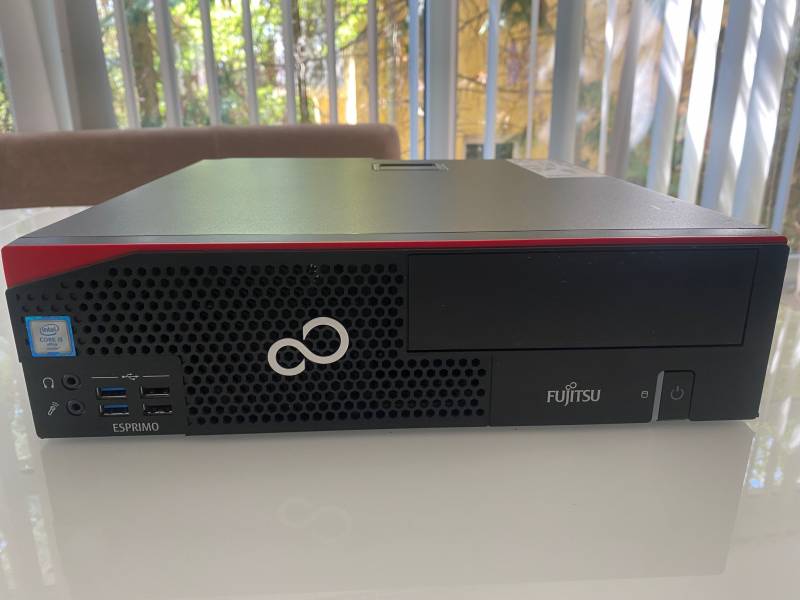 Fujitsu Esprimo D957 SFF számítógép