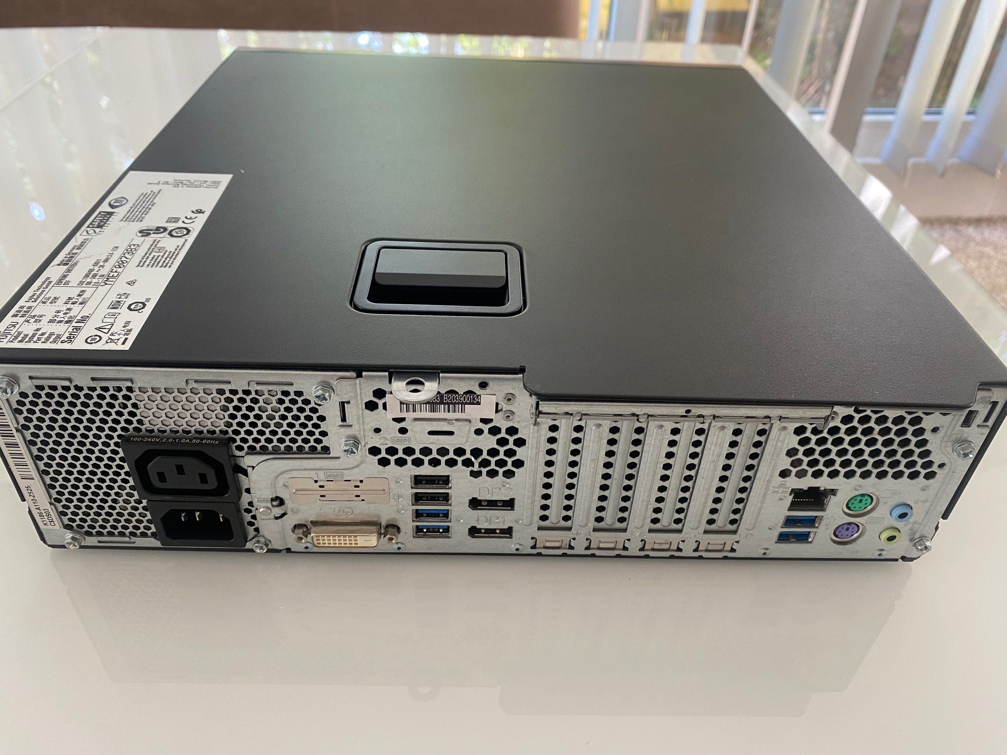 Fujitsu Esprimo D957 SFF számítógép