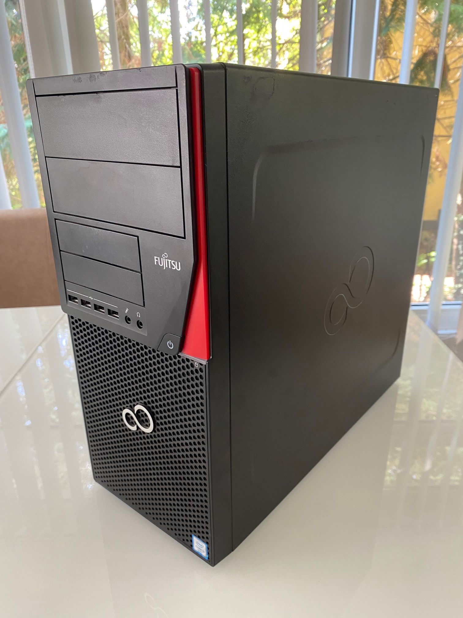 Fujitsu Esprimo P756 Tower