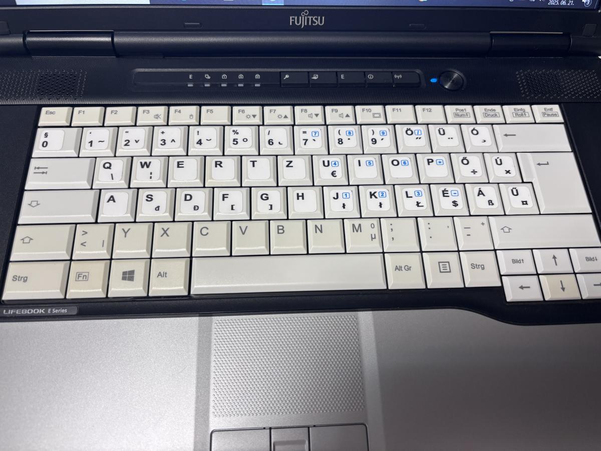 Fujitsu Lifebook E752