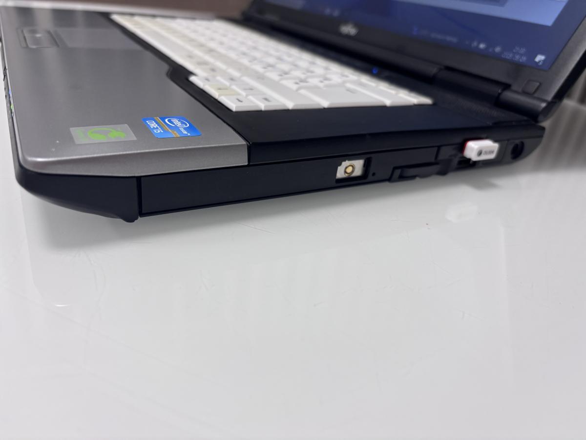 Fujitsu Lifebook E752