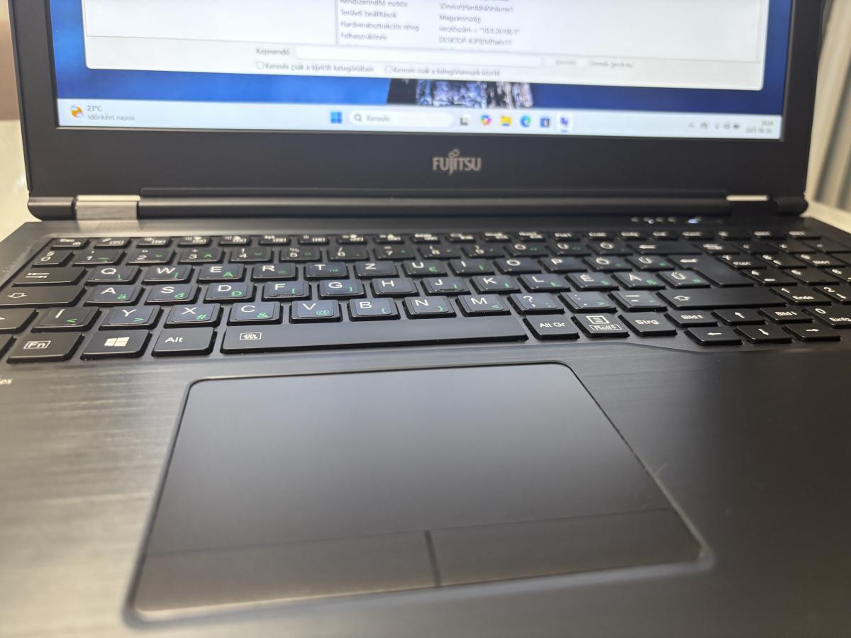 Fujitsu LIFEBOOK U758