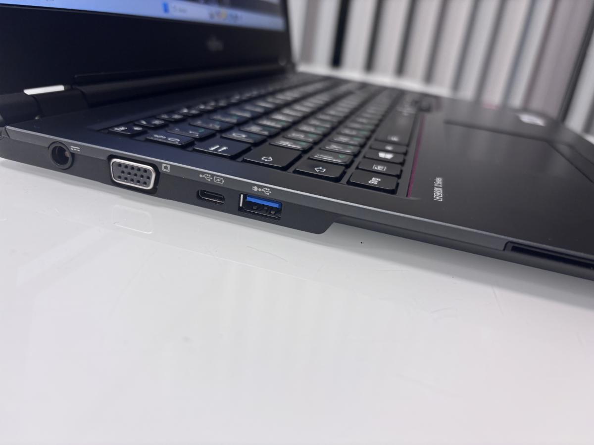 Fujitsu LIFEBOOK U758