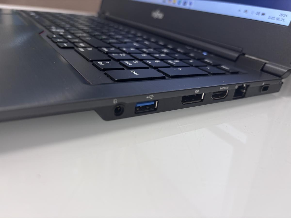 Fujitsu LIFEBOOK U758
