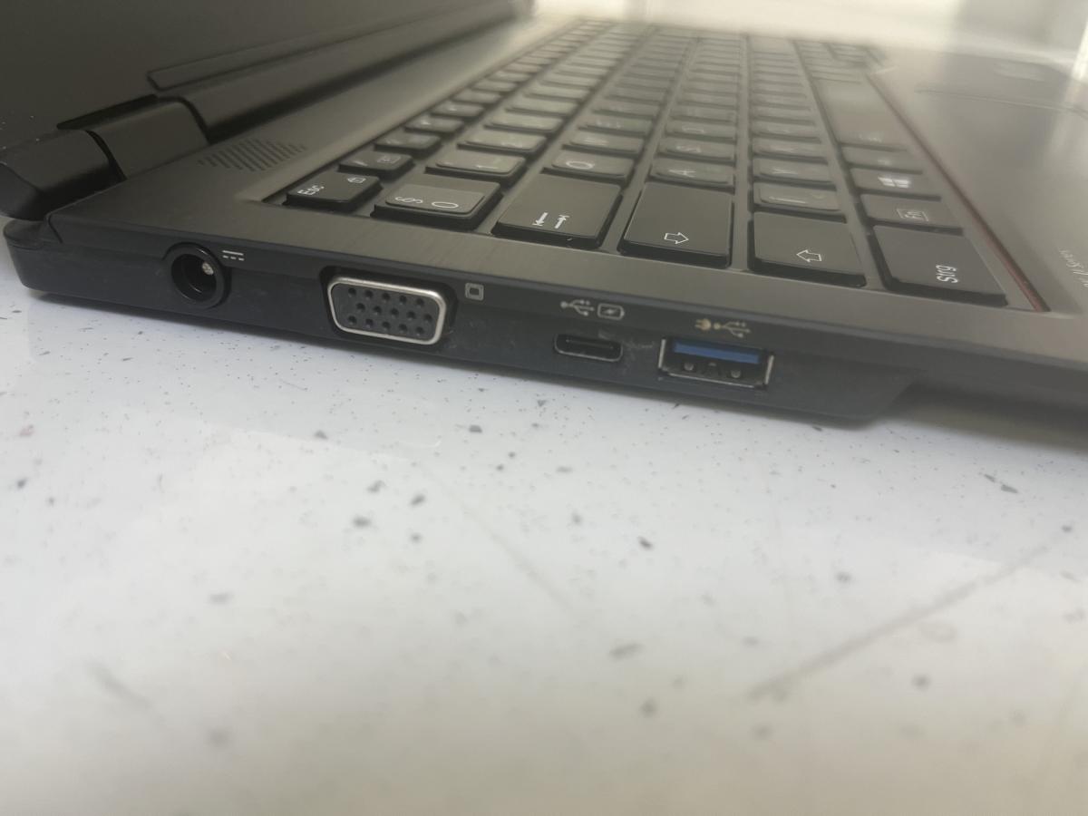 Fujitsu LifeBook U748