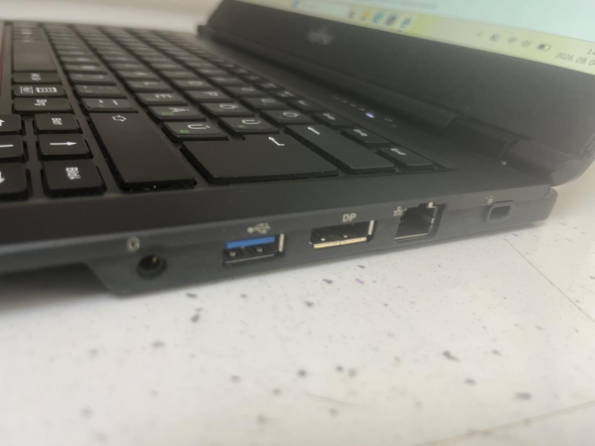 Fujitsu LifeBook U748