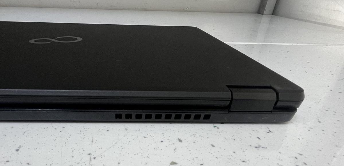 Fujitsu LifeBook U748