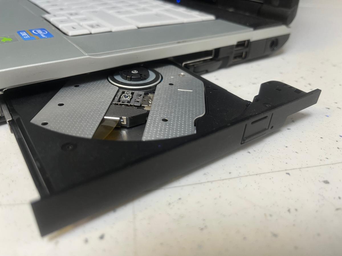 Fujitsu LIFEBOOK E751